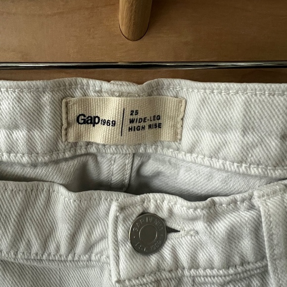 Wide leg, raw hem, white denim Gap - Picture 2 of 3